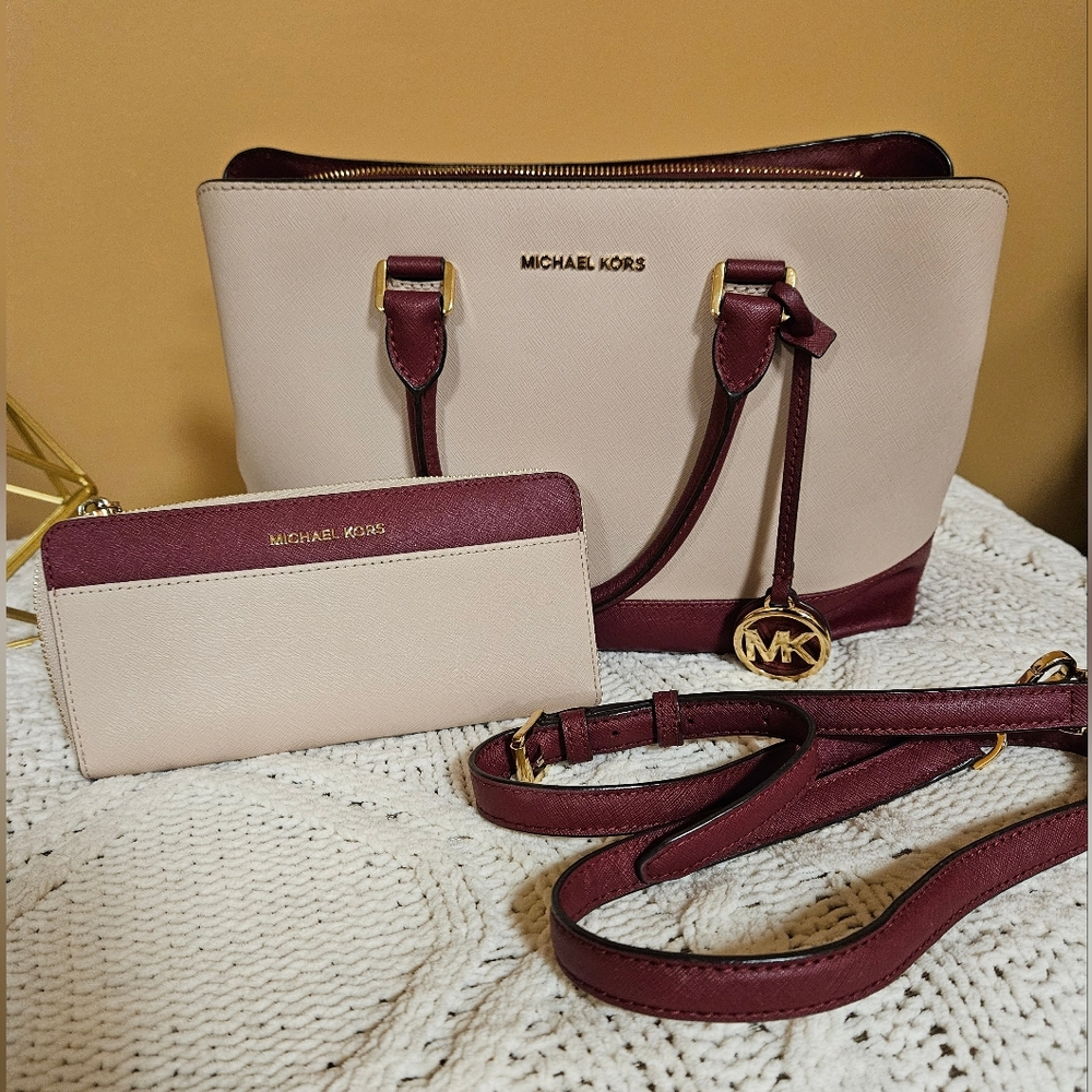 Michael Kors  Saffiano Savannah Leather Two-Tone Matching Purse And Wallet Set